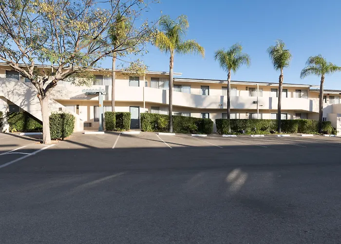 Sandpiper Lodge - Santa Barbara